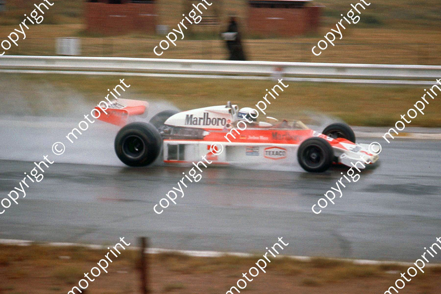 SS Mass McLaren M23 rain practice
