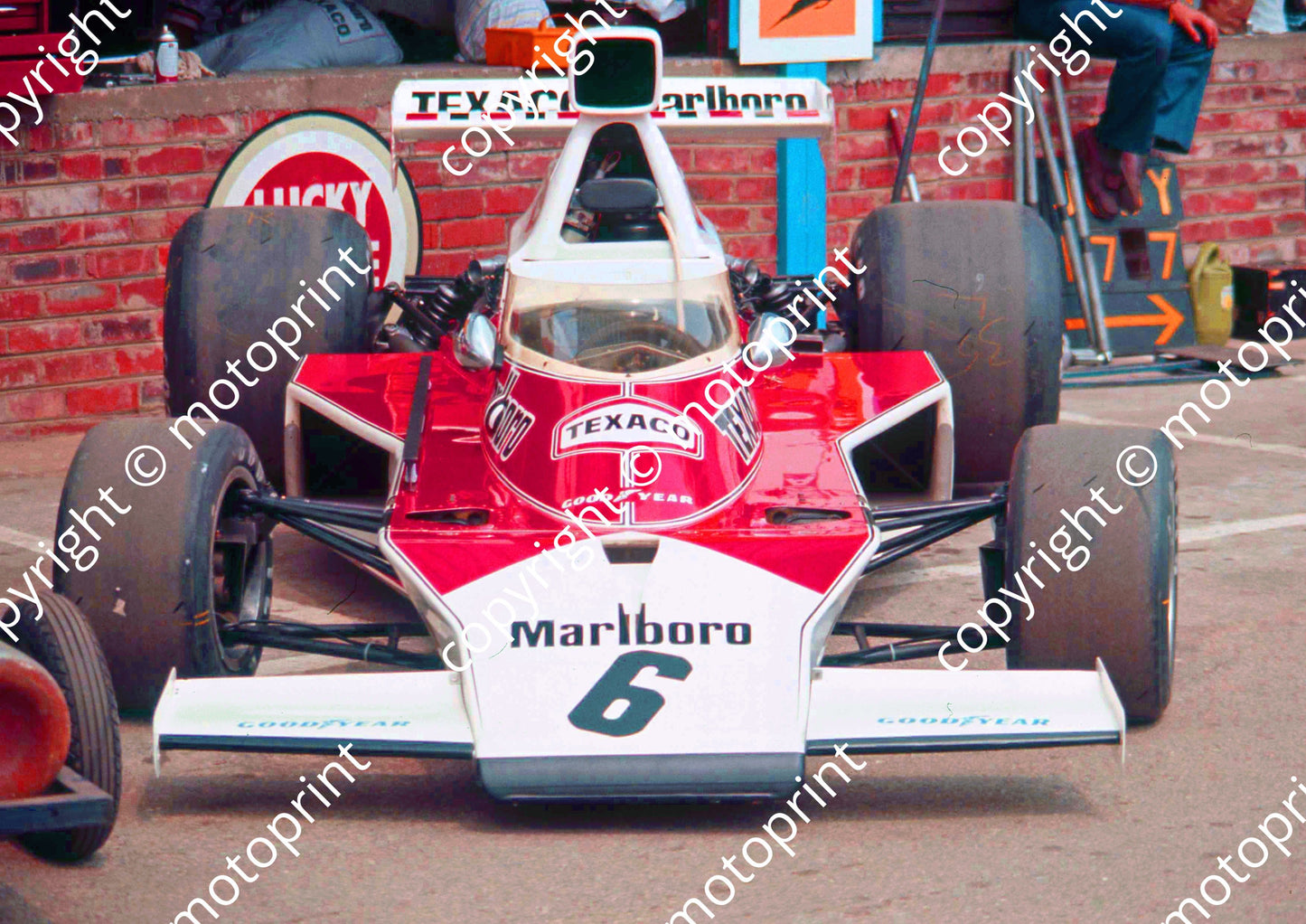 SS Mclaren M23 Hulme car scanned 20x30 cm A4  (2)