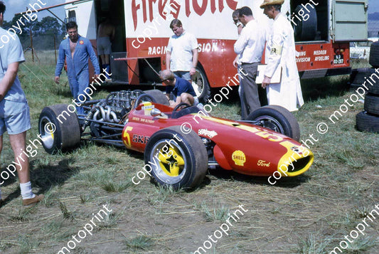 SS Olthoff McLaren F5000 in paddock Easter