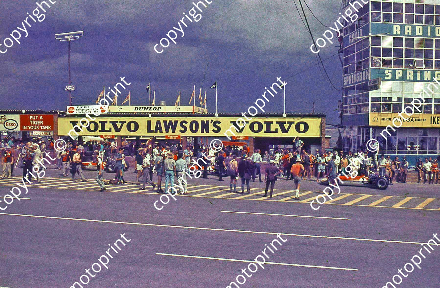 SS Pits Lotus 49s Andretti 3_ Rindt 2_ Hill 1 (Thanks to Ken Stewart)  (4)