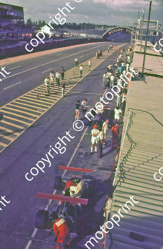 SS Pits Lotus 49s Hill Rindt ready to go (Thanks to Ken Stewart)  (3)