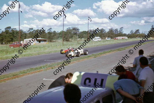 SS Pretorius Lola, Olthoff McLaren F5000s Easter