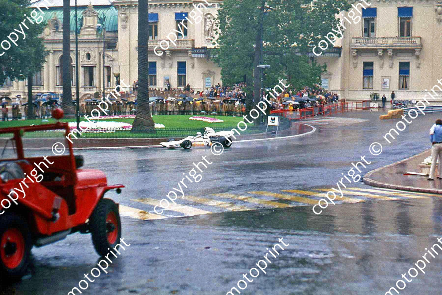 SS Redman McLaren M19a crossing square