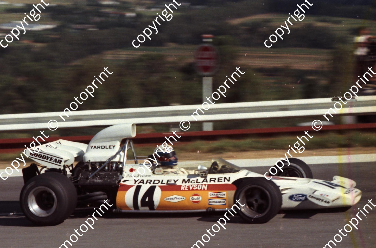 SS Revson McL M19 (23)