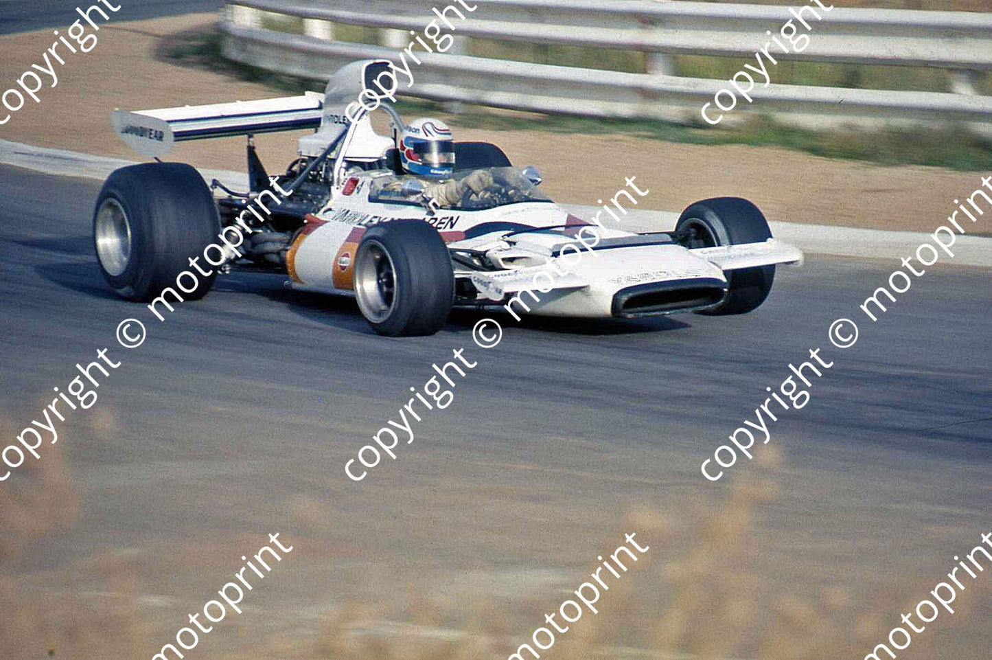 SS Revson, McLaren M19 at Clubhouse