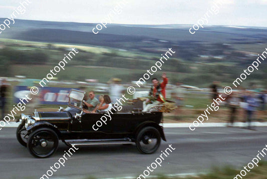 SS Rodriguez victory lap poor focus