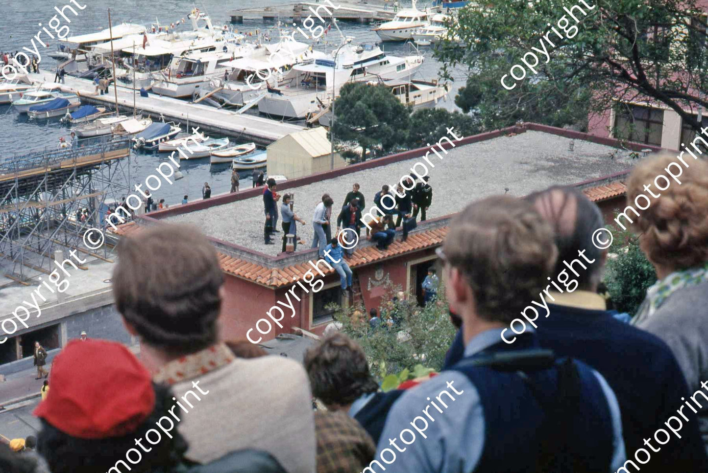 SS Rooftop battle, police 1, speccies nil