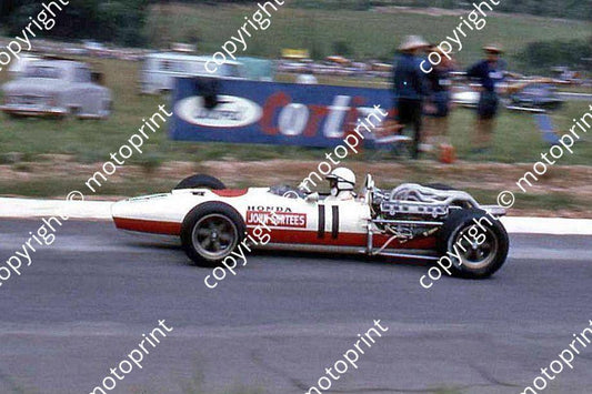SS Surtees Honda RA273 cropped