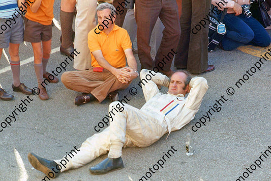 SS Teddy Mayer, Hulme lying down, drivers_ meeting