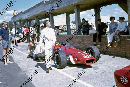 SS Van Rooyen STP Brabham BT24 and barefoot fan Easter