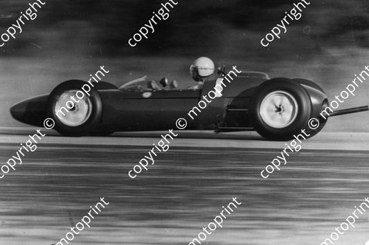 SS Lotus 21 Scribante owned Lionel Rowe St Albans circa 1963-5  (2)