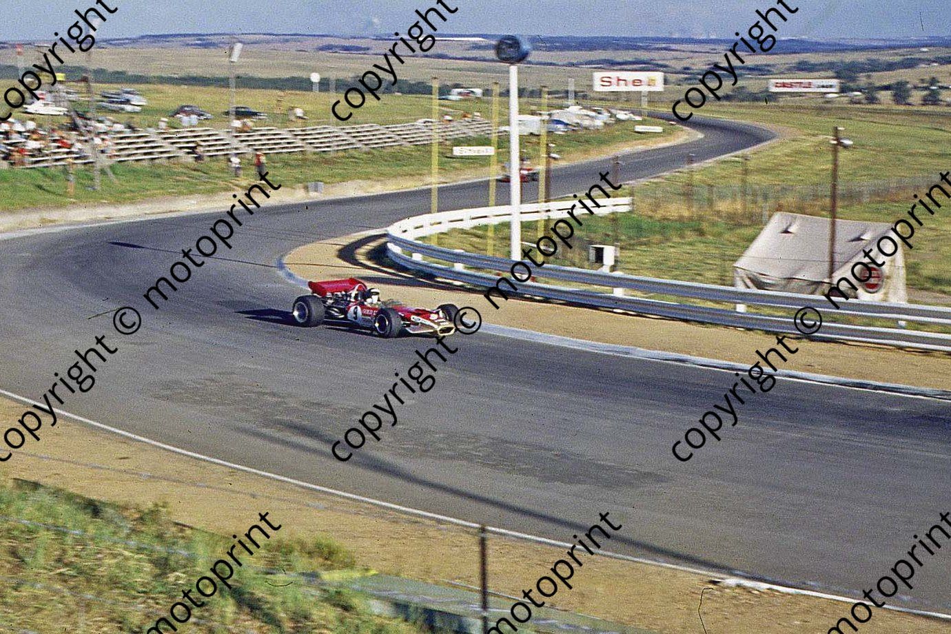 SS (thanks Stuart Falconer) a 193 1970 SA GP Clubhouse Rindt Lotus 49 cropped