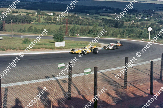 SS (thanks Stuart Falconer) a 230 1971 SA GP Bonnier, Siffert, Hulme