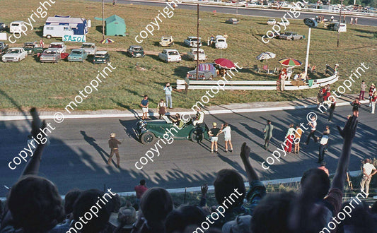 SS (thanks Stuart Falconer) a 297 1972 SA GP Hulme victory lap