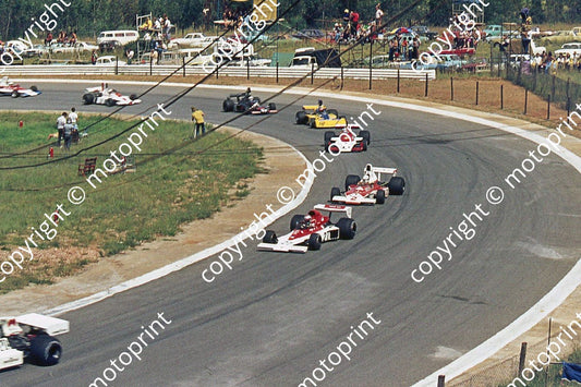 SS (thanks Stuart Falconer) a 448 1975 SA GP opening laps Andretti, Mass, I Scheckter, Watson, Jarier