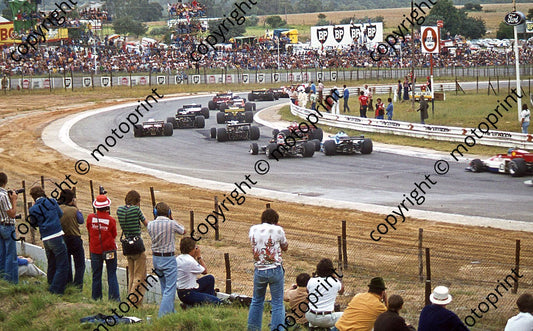 SS (thanks Stuart Falconer) a 570 1977 SA GP opening laps Crowthorne rear view