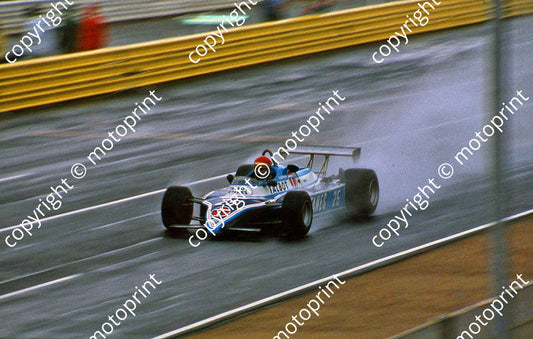 SS (thanks Stuart Falconer) a 815 1982 SA GP Cheever Ligier rain practice