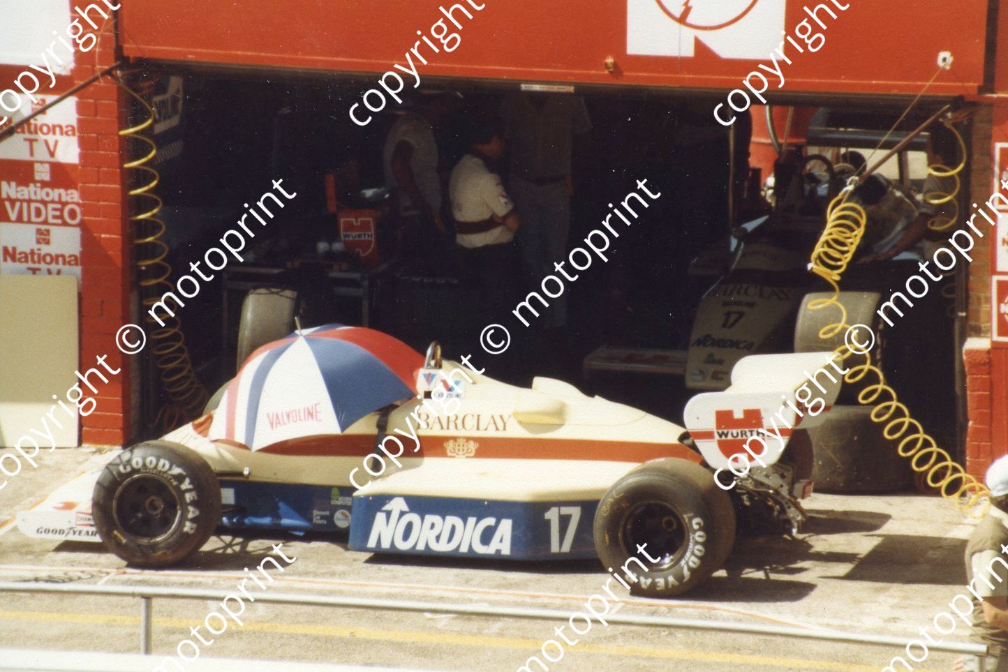 Surer's Arrows A6