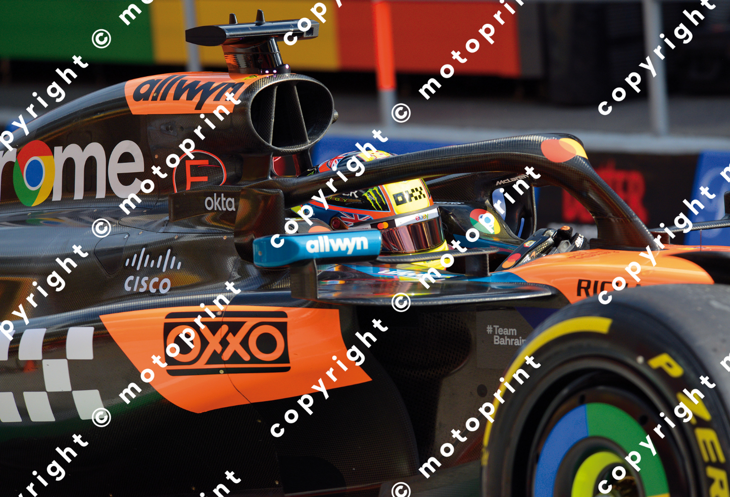 2025 O.Piastri McLaren Mercdes action (courtesy Paolo D'Alessio)