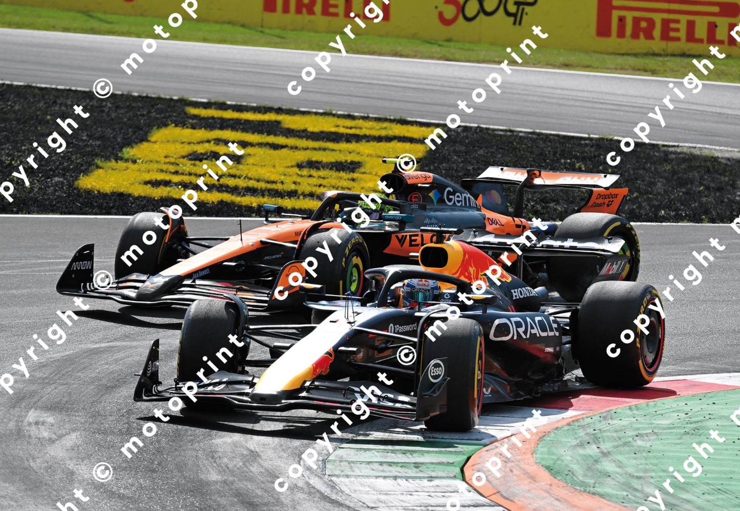 2025 M.Verstappen Red Bull - L.Norris McLaren Mercedes GP Italy (courtesy Paolo D'Alessio)