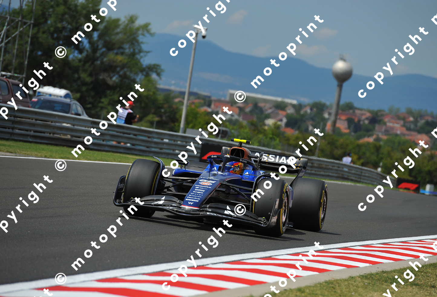 2025 C.Sainz Williams Mercedes GP Hungary (courtesy Paolo D'Alessio)