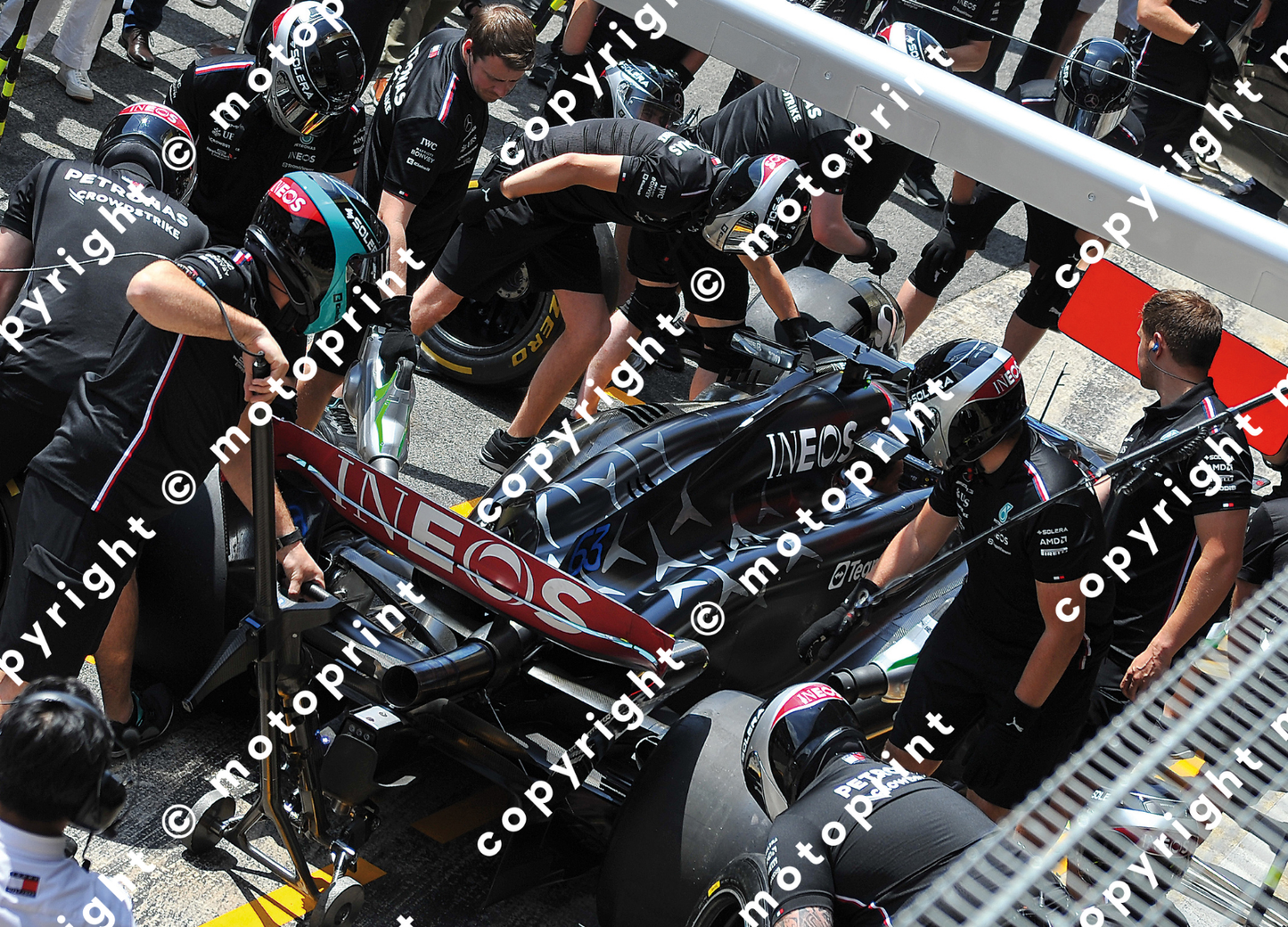 2023 Mercedes F1 W14 pit-stop (courtesy Paolo D'Alessio)