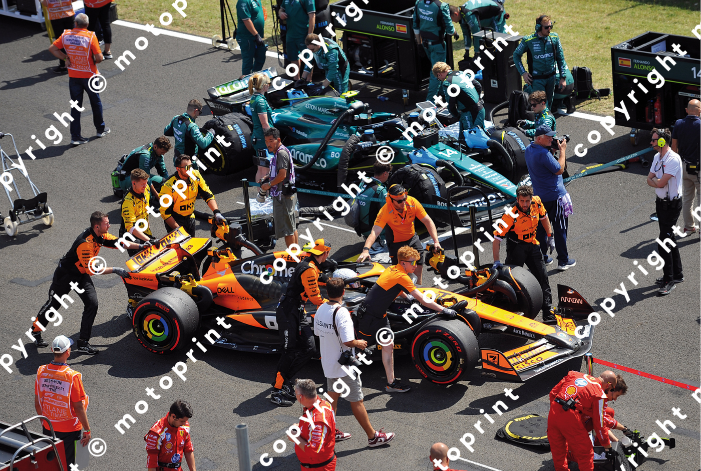 2024 L.Norrisi McLaren - F.Alonso Aston Martini Starting Grid GP Hungary (courtesy Paolo D'Alessio)