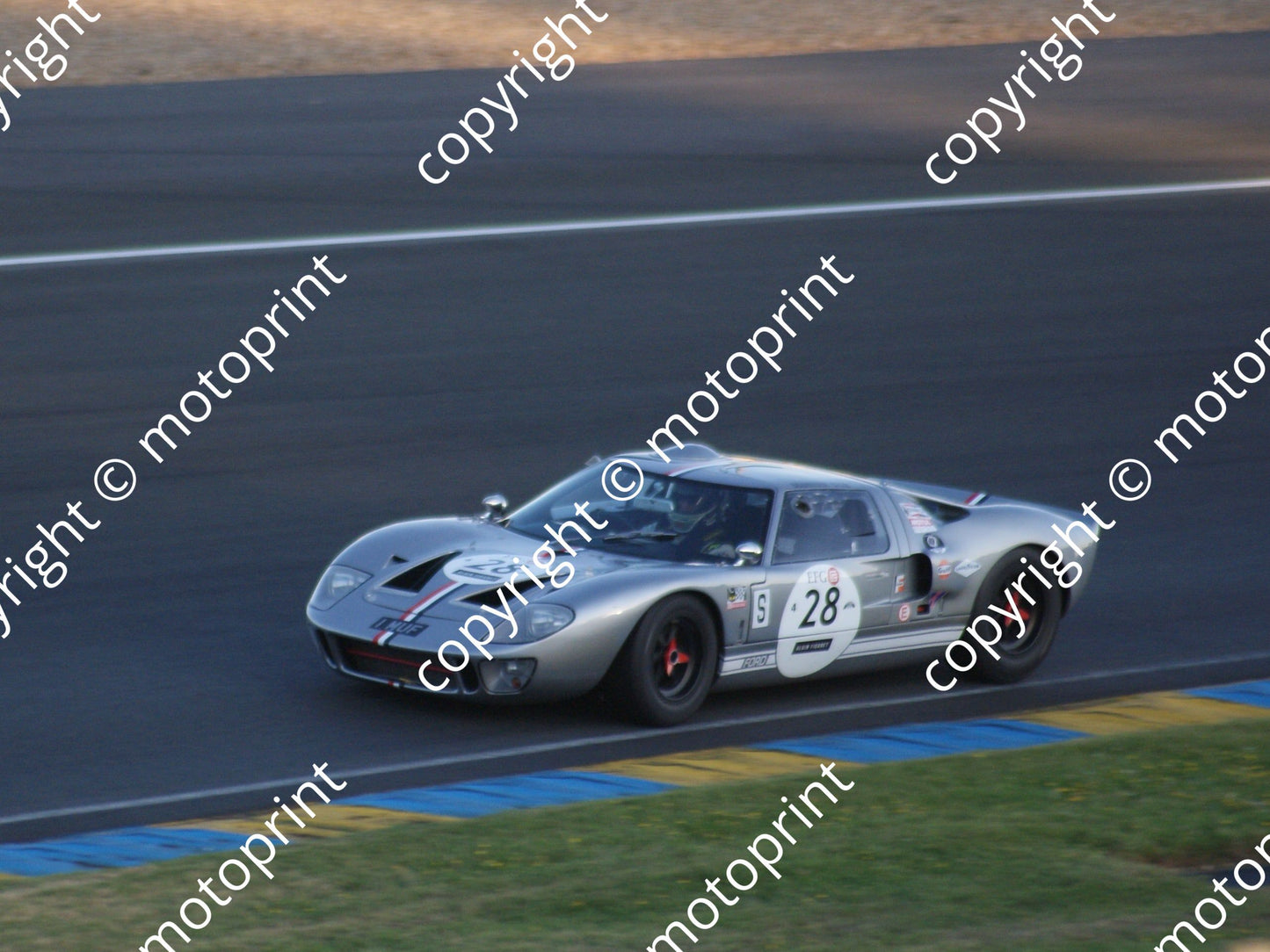 grid 4 28 GT40 Andrew Smith, James Cottingham Sat pm (24)