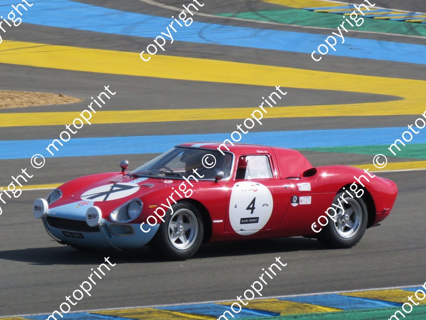 grid 4 4 Ferrari 250LM Clive Joy, Patrick Simon prac(34)