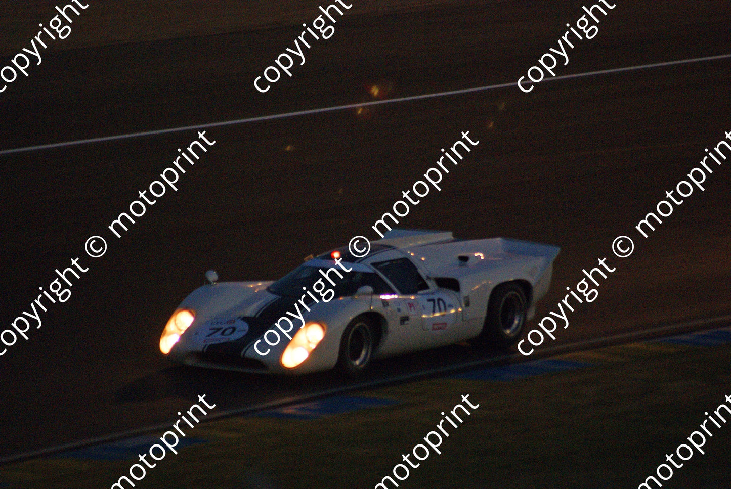grid 5 70 Lola T70 Mk3 Pierre-Alain France Sat evening (21)