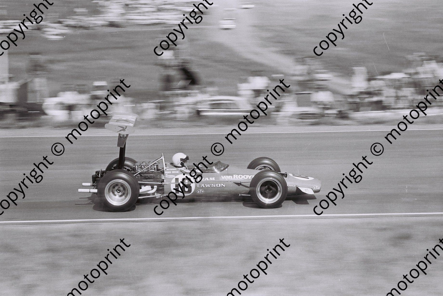 ss B van Rooyen Mclaren M7a DNF brakes
