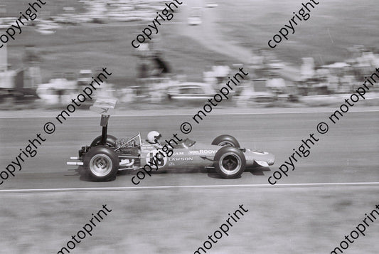 ss B van Rooyen Mclaren M7a DNF brakes