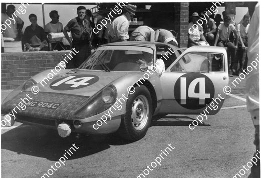 z 1965 9hr 14 Mike d_Udy, Peter de Klerk Porsche 904  (1)